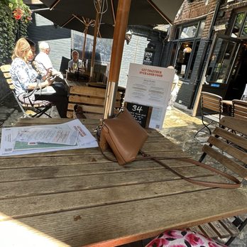 Lucas Arms - Pubs Near Me - London, XGL