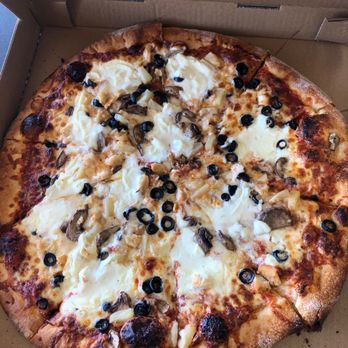 Scratch Pizza - 5 topping XL chicken, pineapple, olive, mushroom, ricotta pizza - Pizza Near Me - Norco, California
