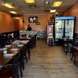 Bun & Oc Everett - Interior view.