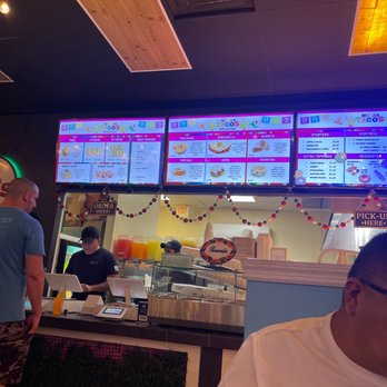 Mexas Tacos - El cajero muy buena onda el menú wow todo se ve muy rico - Tacos Near Me - Orlando, Florida