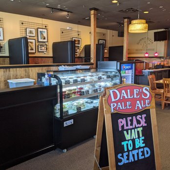 Summit Pizza - the interior of a deli - Pizza Near Me - Lee's Summit, Missouri