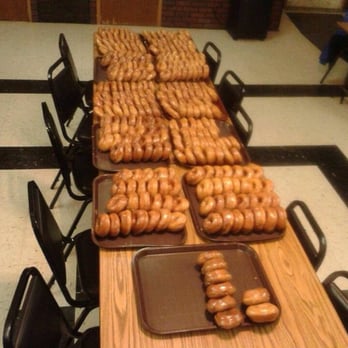Don's Place - a long table full of donuts - American Near Me - Protection, Kansas Don's Place - a long table full of donuts - American Near Me - Protection, Kansas