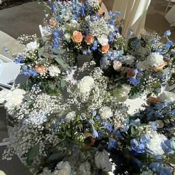 Fiore Wholesale Florals - Flowers to decorate tables - Florists Near Me - Temecula, California