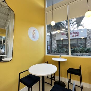 Bingsu Bingsu - Seating area - Ice Cream & Frozen Yogurt Near Me - Arcadia, California Bingsu Bingsu - Seating area - Ice Cream & Frozen Yogurt Near Me - Arcadia, California