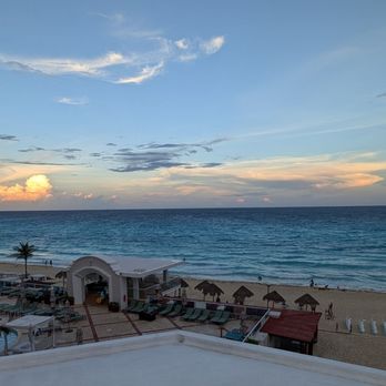 Wyndham Alltra Cancun - Sunset - Hotels Near Me - Cancún, ROO
