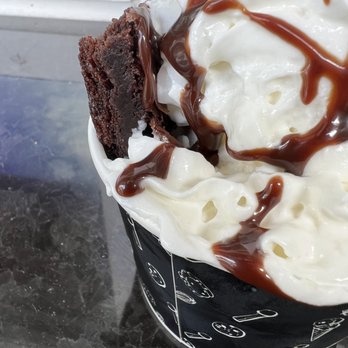 The Baked Bear - Brownie Sundae - Ice Cream & Frozen Yogurt Near Me - North Bethesda, Maryland The Baked Bear - Brownie Sundae - Ice Cream & Frozen Yogurt Near Me - North Bethesda, Maryland