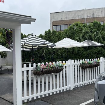 Uberti's Fish Market - Right hand side patio - Seafood Markets Near Me - Stratford, Connecticut