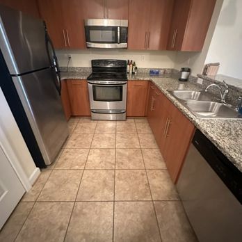 Claudia Manueles - We continue to transform homes, making them cleaner and leaving our customers very satisfied. - Home Cleaning Near Me Claudia Manueles - We continue to transform homes, making them cleaner and leaving our customers very satisfied. - Home Cleaning Near Me