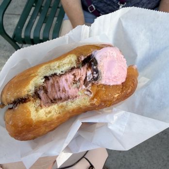 Novel Ice Cream - Dough melt with strawberry ice cream and chocolate - Ice Cream & Frozen Yogurt Near Me - Mesa, Arizona