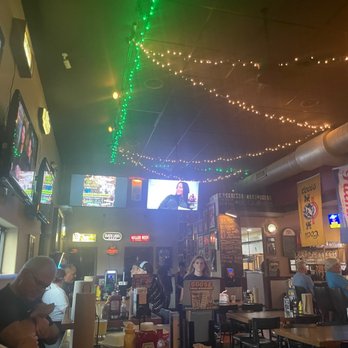 Brewligans Public House - Sports Bars Near Me - Trenton, Michigan