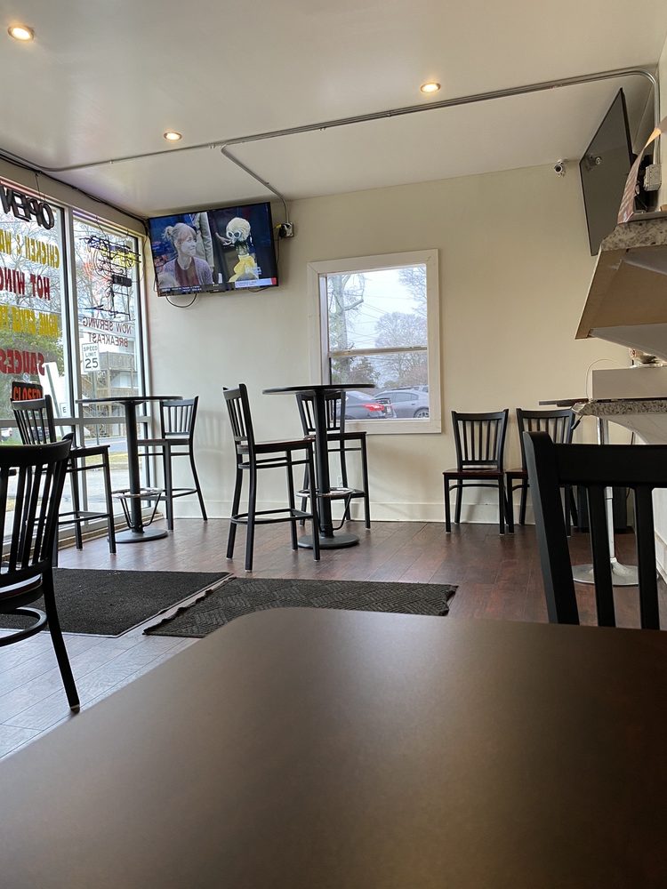 UNCLE CHARLEY’Z Updated February 2025 24 Photos 403 Opelika Rd, Auburn, Alabama