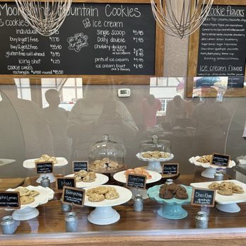 Moonshine Mountain - Moonshine Mountain Cookies - Ice Cream & Frozen Yogurt Near Me - Pigeon Forge, Tennessee
