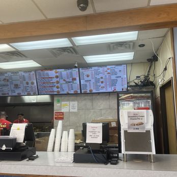 Hip Hop Fish & Chicken - Front counter - Seafood Near Me - Savannah, Georgia
