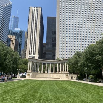 Cloud Gate - Public Art Near Me - Chicago, Illinois
