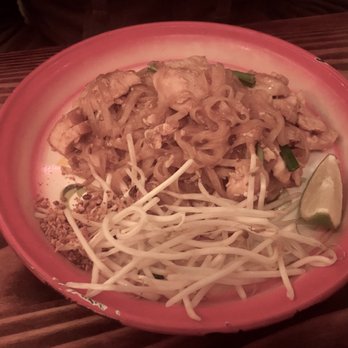 Glai Baan - Pad thai with chicken. - Thai Near Me - Phoenix, Arizona