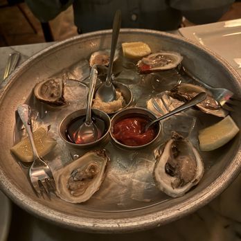 Hillside Farmacy - Oysters - New American Near Me - Austin, Texas