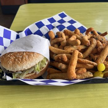 Piggie's Charbroiled Restaurant - Burger and Fried Zucchini - Burgers Near Me - Hawthorne, California Piggie's Charbroiled Restaurant - Burger and Fried Zucchini - Burgers Near Me - Hawthorne, California