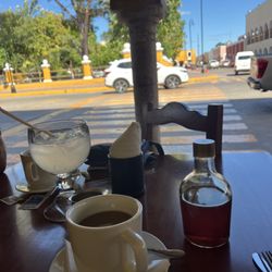 Los Portales - Coffee w honey