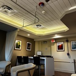 Hawaiian Airlines - Premier Club