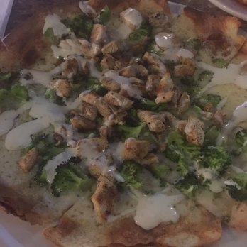 Black Horse Tavern - Broccoli Chicken Flatbread - Pubs Near Me - Phoenixville, Pennsylvania Black Horse Tavern - Broccoli Chicken Flatbread - Pubs Near Me - Phoenixville, Pennsylvania