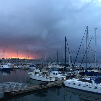 Restaurant 604 - Beautiful view of the sunset - Breakfast & Brunch Near Me - Honolulu, Hawaii Restaurant 604 - Beautiful view of the sunset - Breakfast & Brunch Near Me - Honolulu, Hawaii