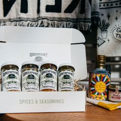 Greenpoint Trading - Gift Set, Olive Oil & Mike's Hot Honey