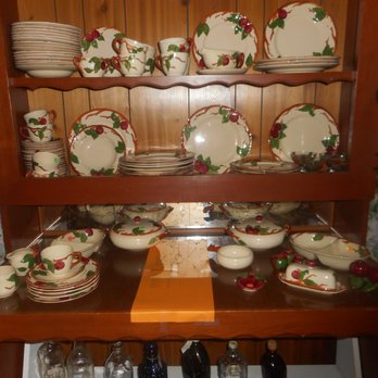 Ye Olde Paint Box - Franciscan Apple vintage dishes. - Antiques Near Me - Longview, Washington