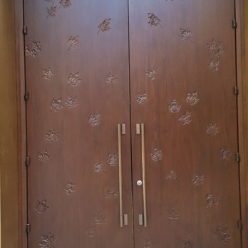 Senate of Canada Building - One of the doors to the committee room attached to the main hallway. - Public Services & Government Near Me - Ottawa, Ontario