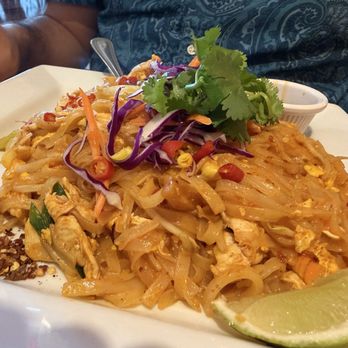 Tomi Sushi and Ramen - Pad Thai with chicken - Sushi Bars Near Me - Albuquerque, New Mexico Tomi Sushi and Ramen - Pad Thai with chicken - Sushi Bars Near Me - Albuquerque, New Mexico