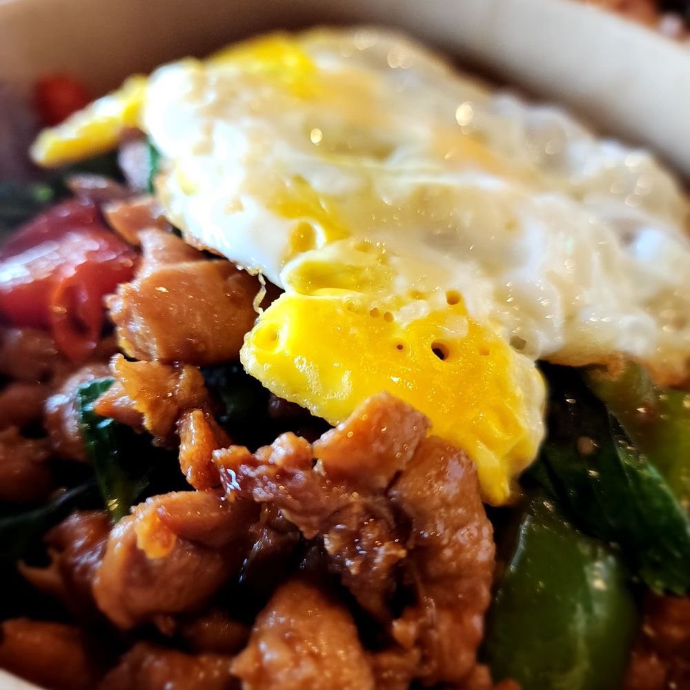 Thai Yum - Basil chicken with rice - Thai Near Me - Hillcrest Heights, Maryland