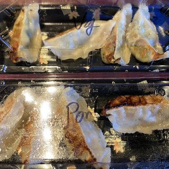 Ten Cafe - Gyoza(Veggie) & Gyoza(Pork) - Bubble Tea Near Me - Chicago, Illinois