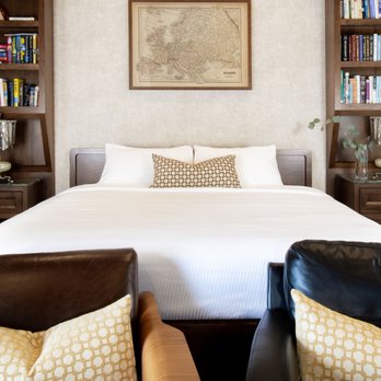 Retro Suites Hotel - Hotels Near Me - Chatham, Ontario