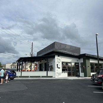 Pigzza - Outside Pigzza - definitely recommend street parking! - Pizza Near Me - Orlando, Florida Pigzza - Outside Pigzza - definitely recommend street parking! - Pizza Near Me - Orlando, Florida