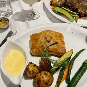 Restaurante Caesar's - Salmon Wellington - Salad Near Me - Tijuana, BCN