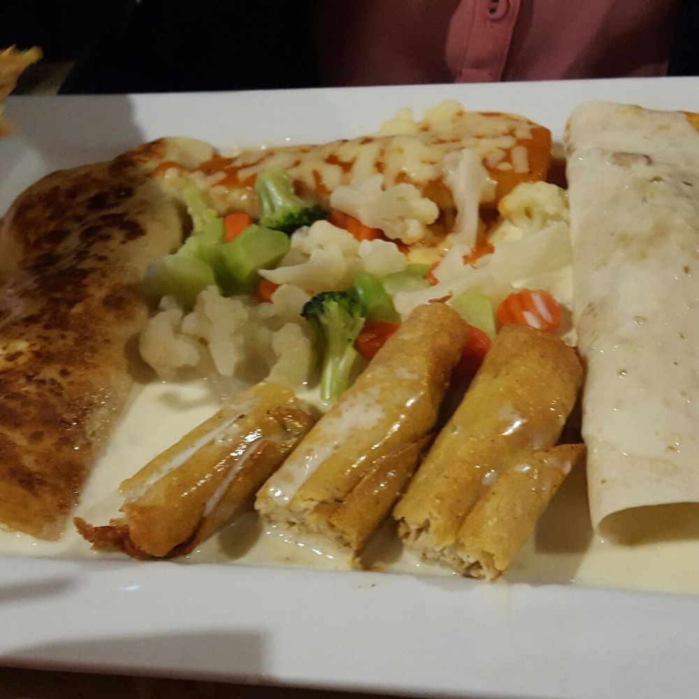 El Pueblito Mexican Restaurant - Combo meal - Mexican Near Me - Calhoun, Georgia El Pueblito Mexican Restaurant - Combo meal - Mexican Near Me - Calhoun, Georgia