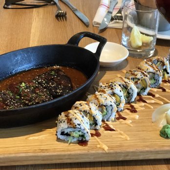 Earls Kitchen + Bar - New American Near Me - Orlando, Florida