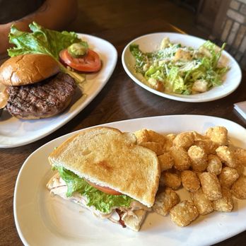 Hooleys Public House - Burger and Pub Club - Irish Pub Near Me - El Cajon, California