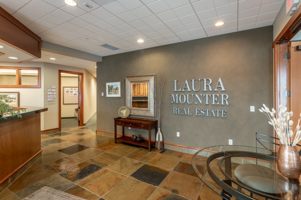 LAURA MOUNTER REAL ESTATE Updated September 2024 11 Photos 175 E