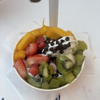 Go Greek Yogurt - Wild berry and Banana Frozen topped - Ice Cream & Frozen Yogurt Near Me - Beverly Hills, California