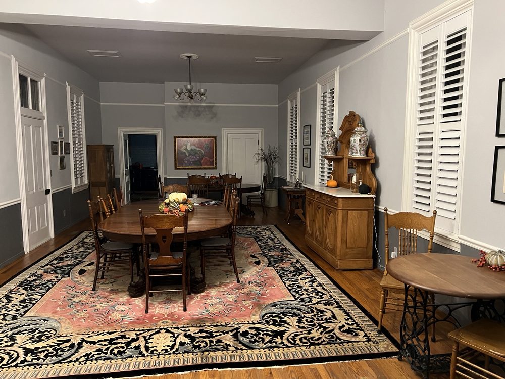 MAIN STREET INN Updated September 2024 29 Photos & 21 Reviews 221