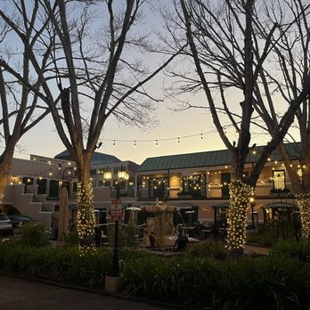 Toscana - Entire outdoor patio - Pizza Near Me - Solvang, California