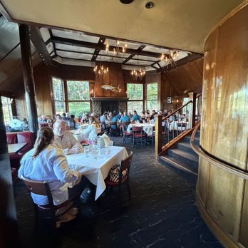 Buckeye Roadhouse - Main dining room - American Near Me - Mill Valley, California Buckeye Roadhouse - Main dining room - American Near Me - Mill Valley, California