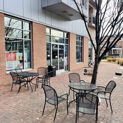 Rocketts Market Cafe - Outdoor seating