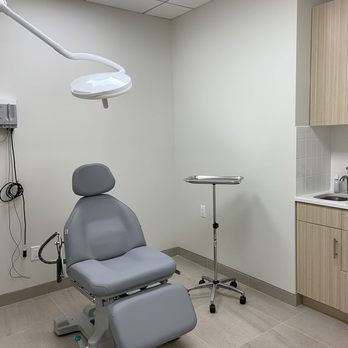Sigma Dermatology - Sigma Dermatology Clinic Room - Dermatologists Near Me - Flushing, New York Sigma Dermatology - Sigma Dermatology Clinic Room - Dermatologists Near Me - Flushing, New York