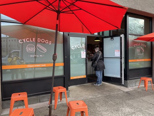 Cycle Dogs by null