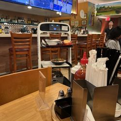 Pho Ca Dao & Grill - Robot delivery