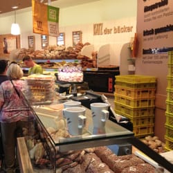 Bäckerei Katz - Bäckereitheke im REWE Markt