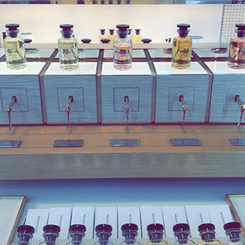 Louis Vuitton - Those perfumes though. :) - Luggage Near Me - Paris, 75 Louis Vuitton - Those perfumes though. :) - Luggage Near Me - Paris, 75