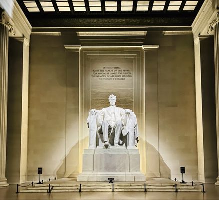 Lincoln Memorial by null