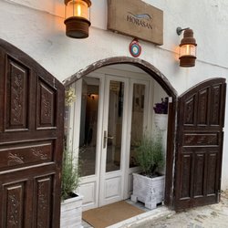 Horasan Balıkçılık - Restaurant entrance